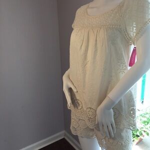Women’s Xhilaration Cream Blouse and Shorts Size M
